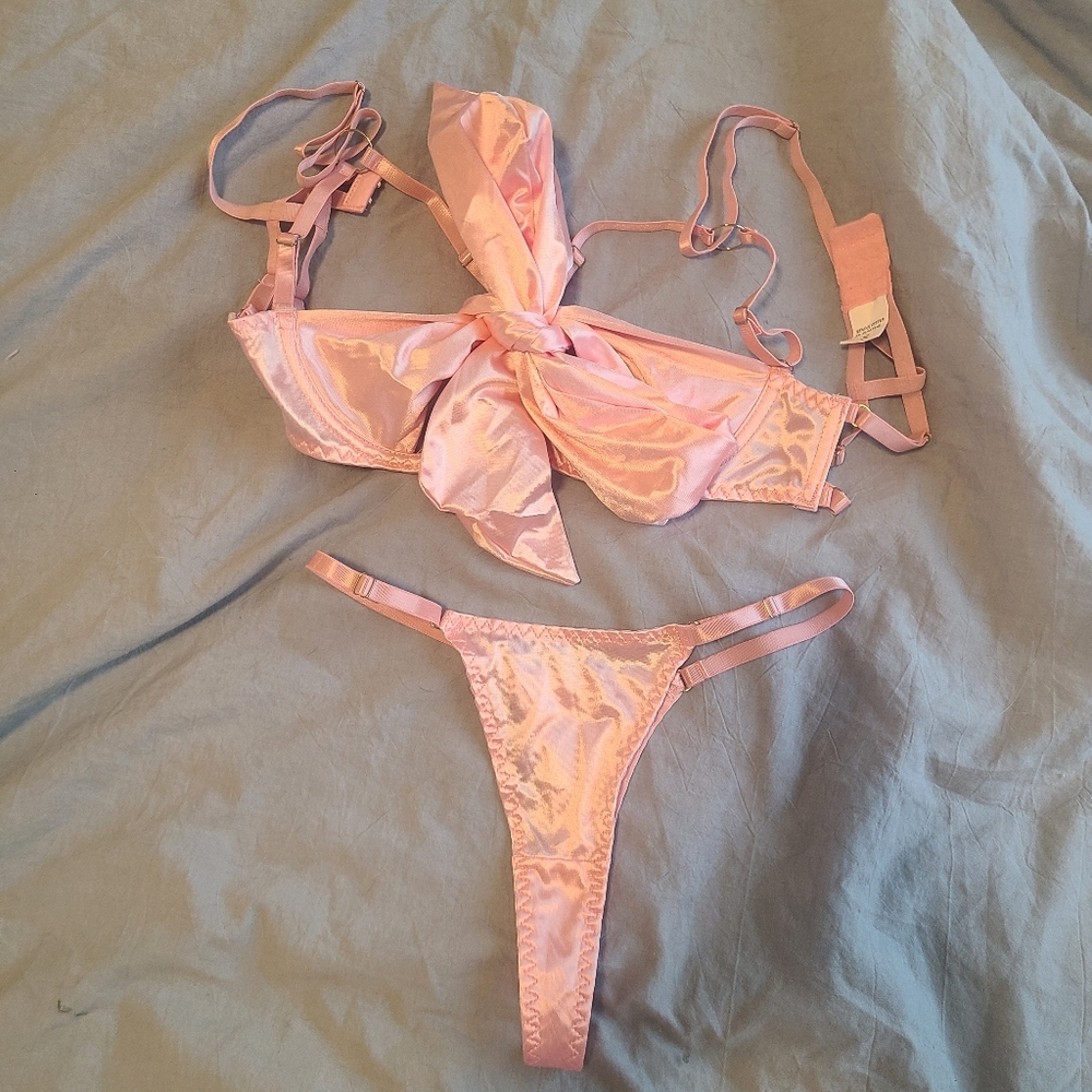 Bow tie front lingerie set